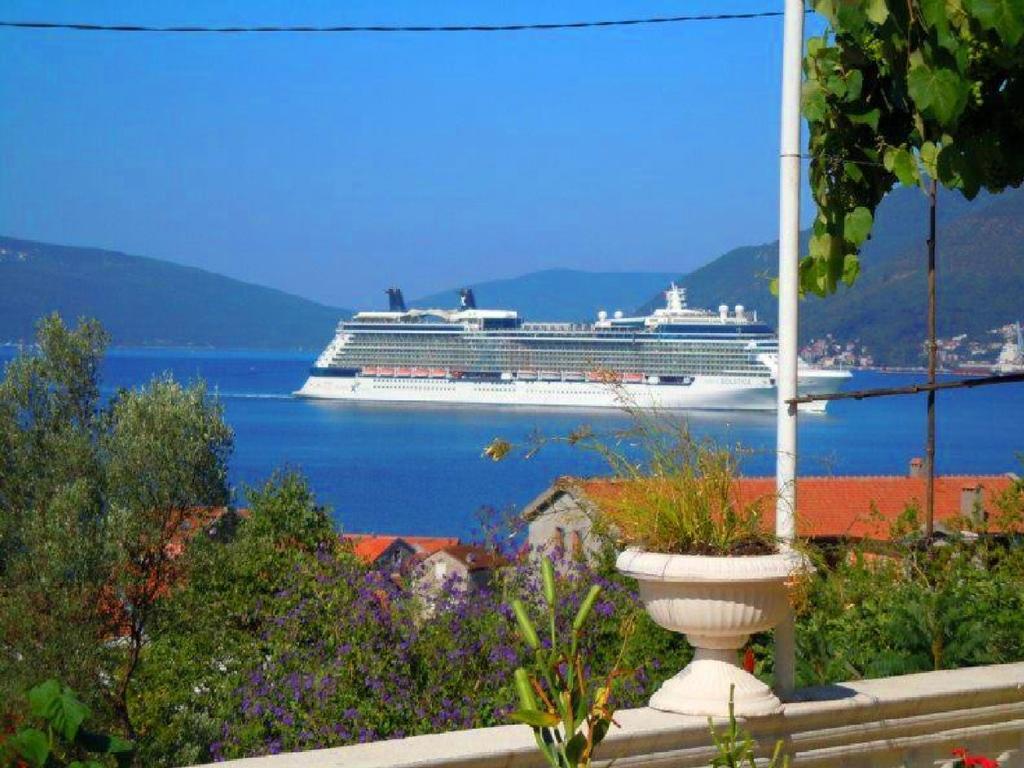 Villa Lastva Apartments Tivat Exterior photo